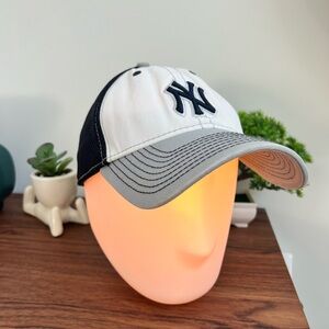 New Era 39 Thirty Navy & White Yankees  Cap